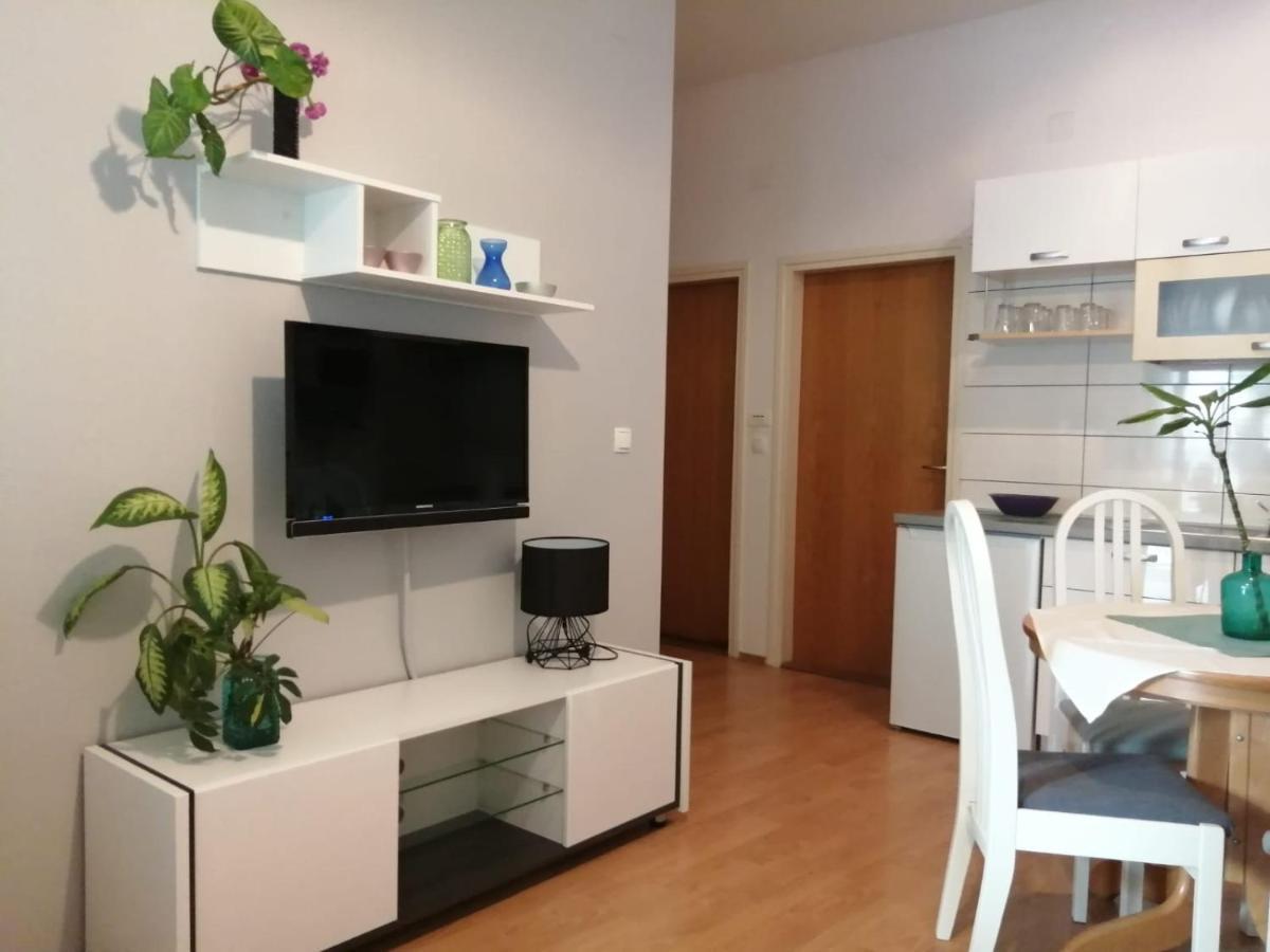 Apartments Suri Vodice Exterior photo