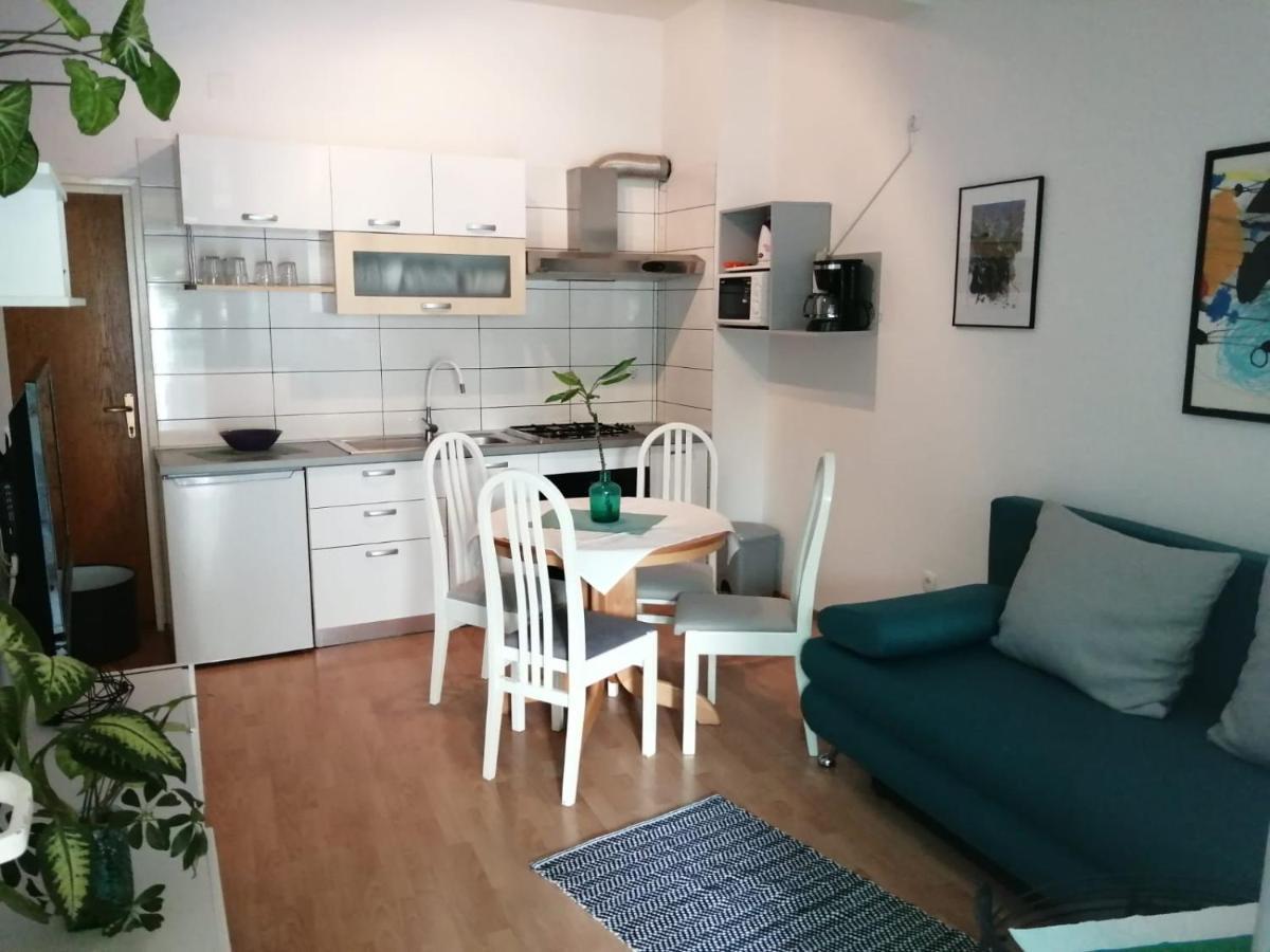 Apartments Suri Vodice Exterior photo