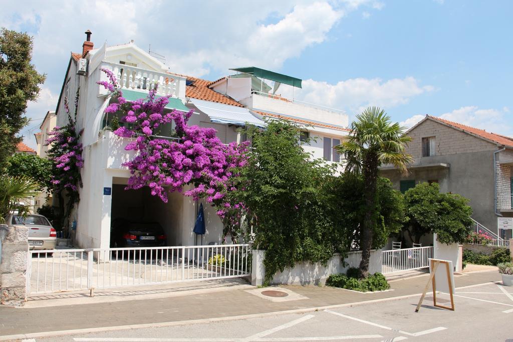 Apartments Suri Vodice Exterior photo